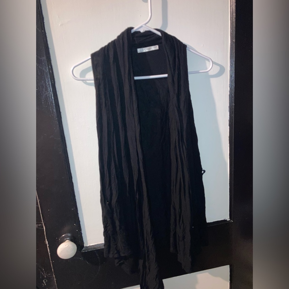 Sleeveless cardigan